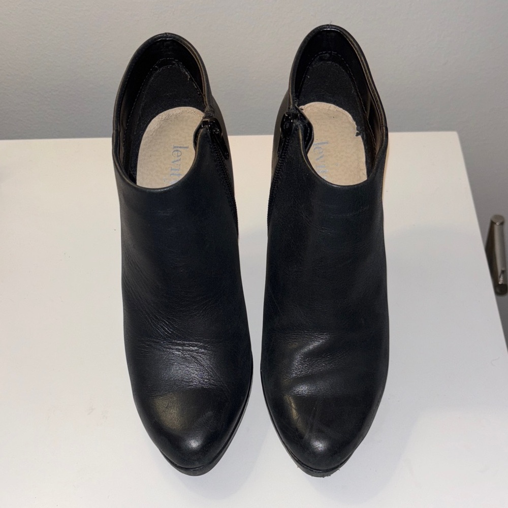 Levity Black Leather Ankle Booties - 7M